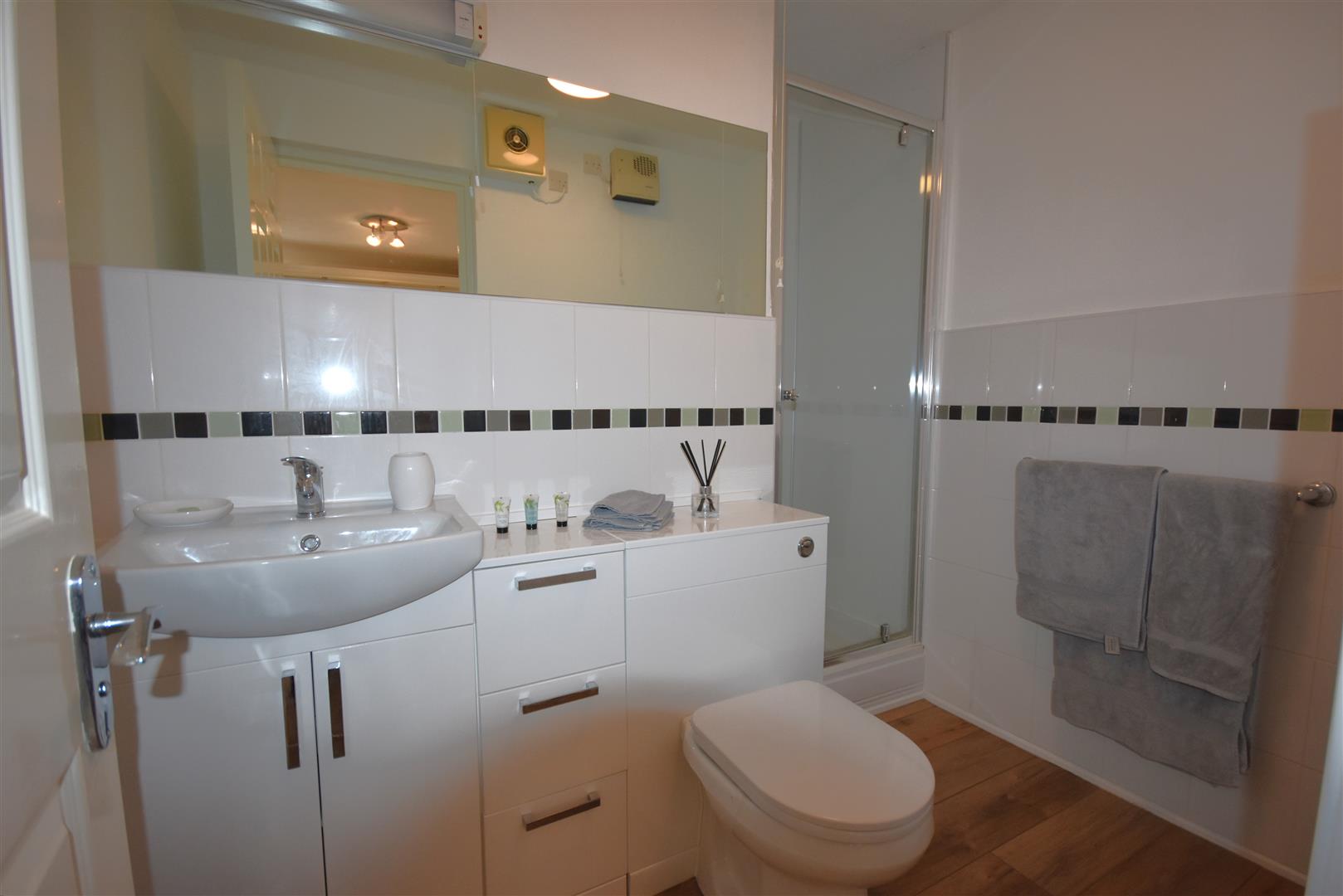 33, Alexandra Court, Penarth, Vale of Glamorgan, CF64 3LA